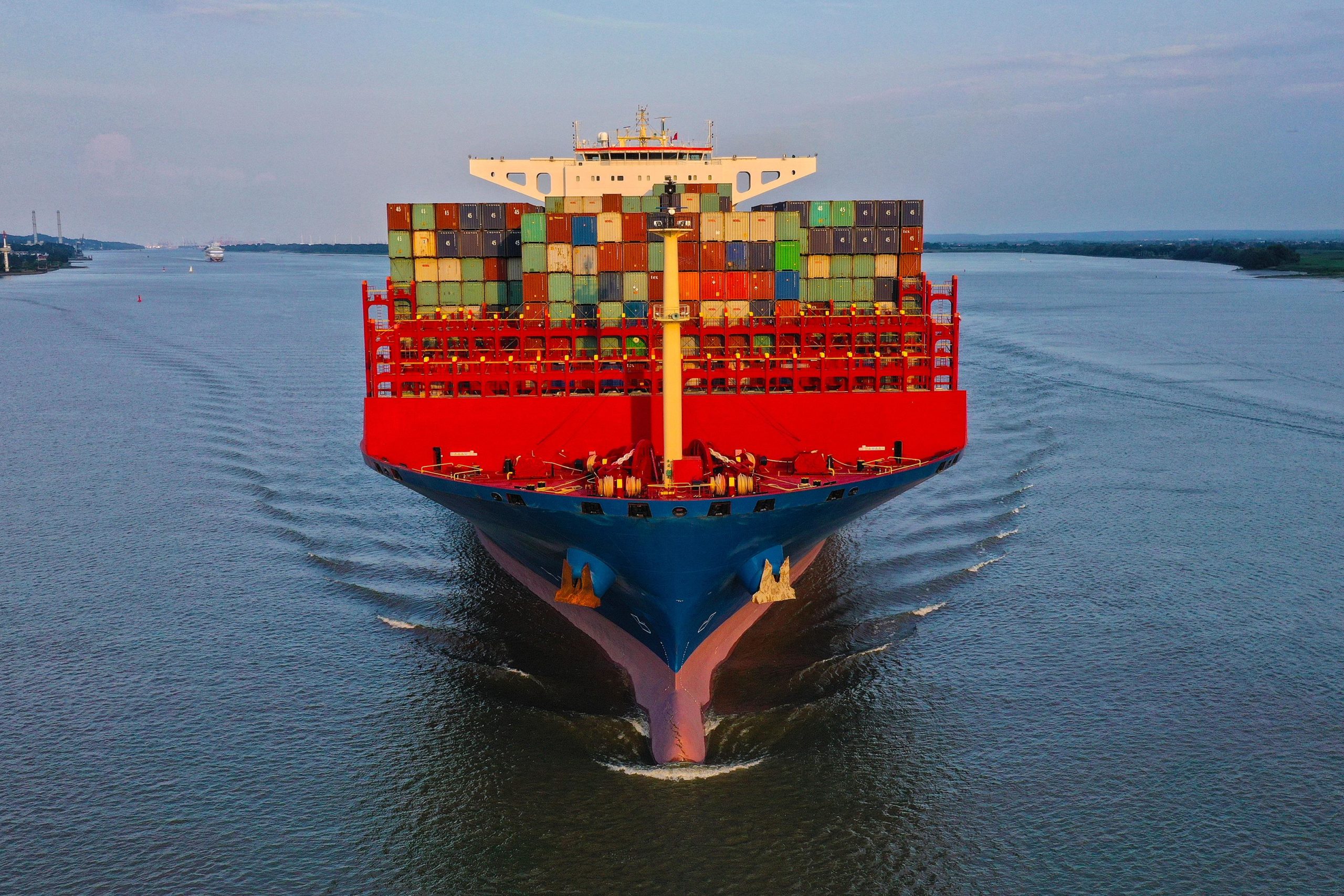 Port of Hamburg sees solid development in very first fifty percent of 2019 image description