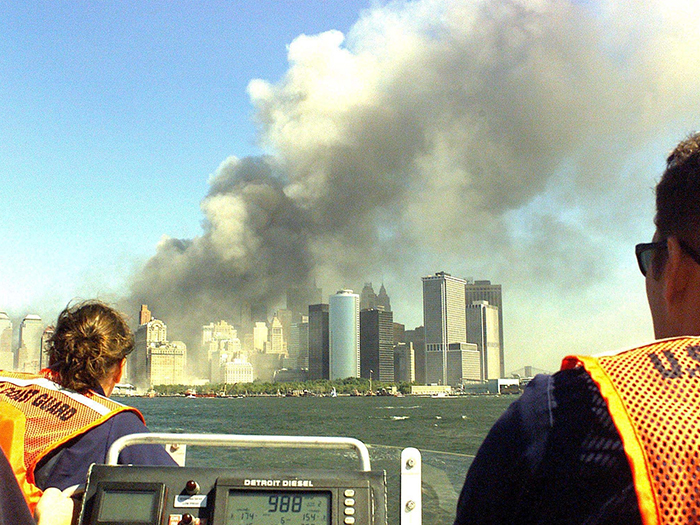 En souvenir du 11 septembre et des héros maritimes de New York