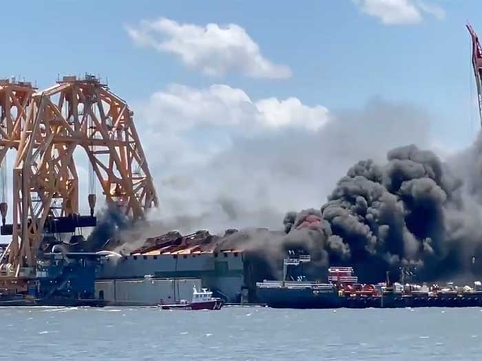 Smoke billowing fom Golden Ray wreck