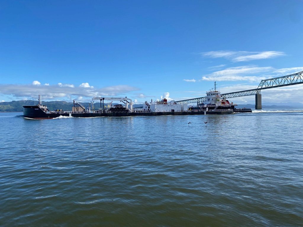 articulated tug barge