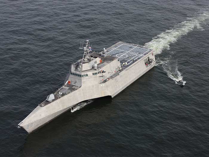 LCS 28 at sea