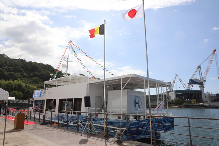 Ferry features mobile hydrogen trailer at stern