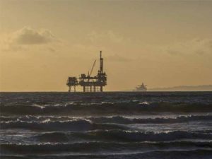 Interior doesn't intend to approve l offshore oil and gas leasing program until December