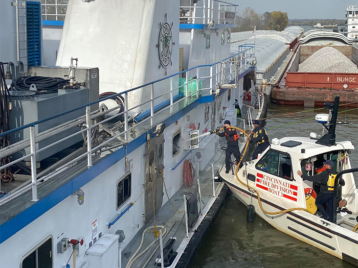 Fireboat responds to towboat fire