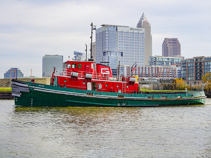 Great Lakes Towing tug