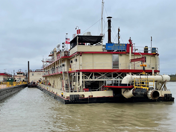 Dustpan dredge Jadwin