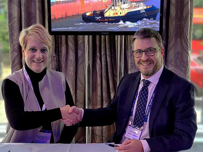 Svitzer global COO Ingrid Uppelschoten Snelderwaard and Robert Allan Ltd. president, Mike Fitzpatrick