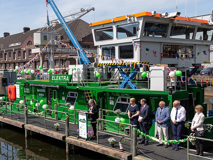 zero-emission push boat