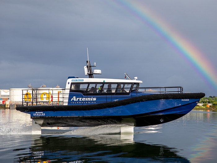 Foiling workboat