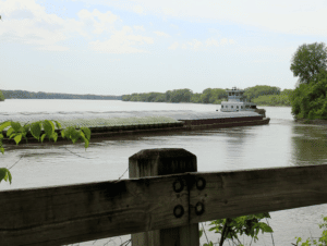 Barge traffic on Missouri River