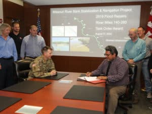 A group of Kansas City District workers associated with navigation repairs to the Missouri River