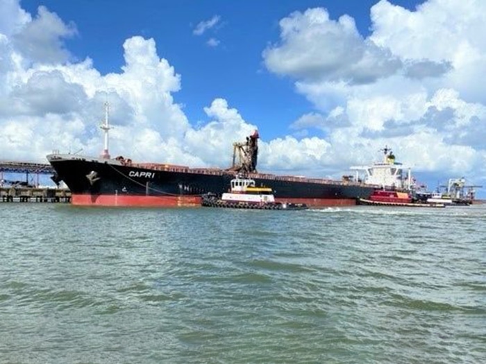 Mississippi river Ship Chanellcoal exports loaded on Mississippi