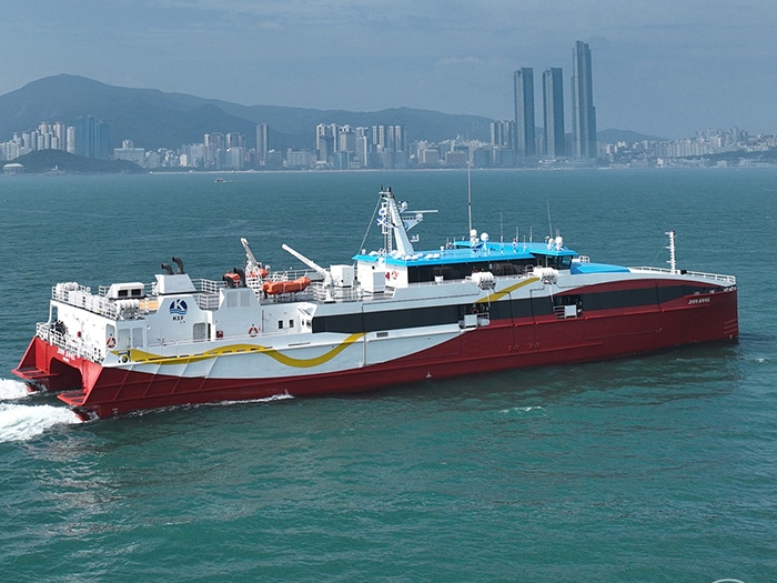 Incat Crowther ferry built for Korea Express Ferry