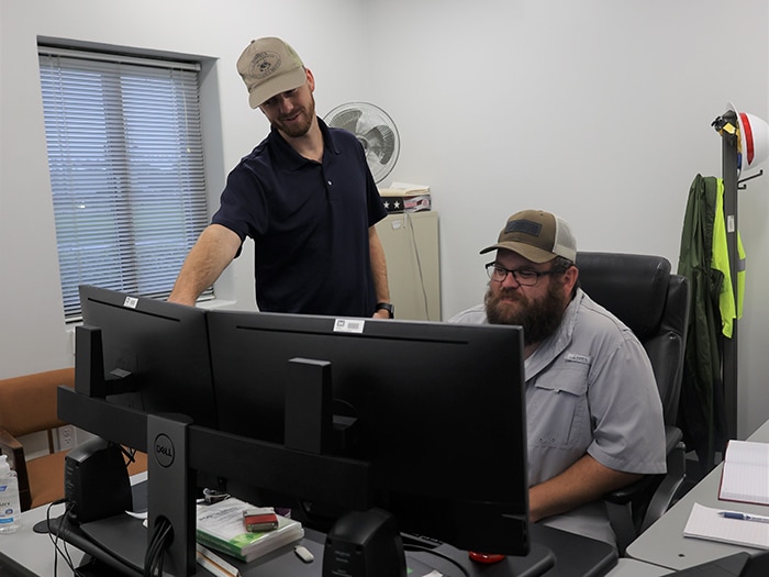 Mobile Engineer District Irvington site office team