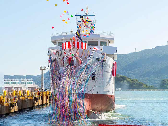 Mitsubishi Shipbuilding launches coaching ship Oshima Maru