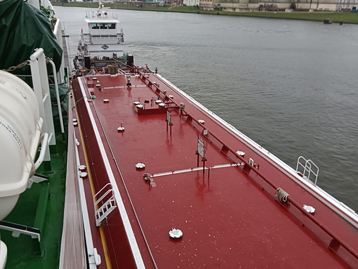 Kirby vessel carries out barge-to-ship methanol bunkering