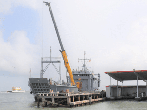 The Multipurpose Vessel Brandy Station shortly after arrival in Galveston with a 130-ton crane loaded on the deck.