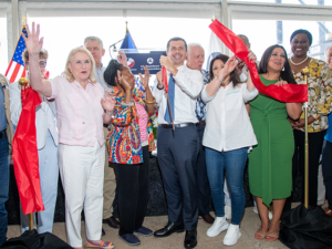 MARAD Administrator Ann Philips, Congresswoman Sylvia Garcia, Port Houston Exec. Dir. Roger Guenther, Congresswoman Sheila Jackson Lee, Port Commissioner Dean Corgey, State Rep. Mary Ann Perez, State Rep Jarvis Johnson, State Rep. Christine Morales, Houston Mayor Vice Pro-Tem Martha Castex-Tatum.