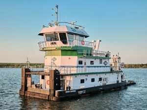 The U.S.'s first plug-in hybrid electric inland towboat, the M/V Green Diamond. (Credit: Kirby)