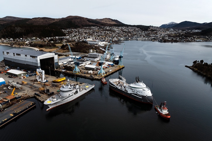 CSOV towed out of Ulstein Verft building hall