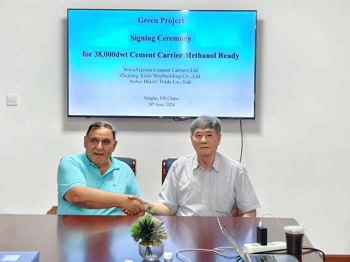 Order for world's largest cement carrier