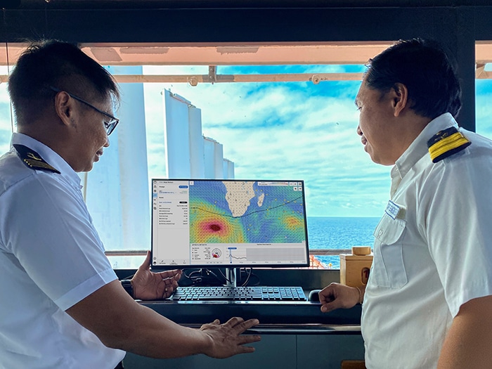 Bege Bulk officers using Wayfarer voyage optimization