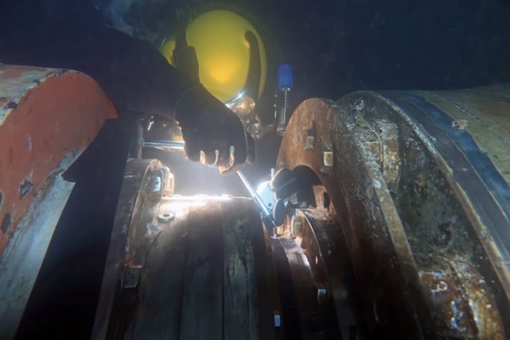 preparing for double underwater stern tube seal repair