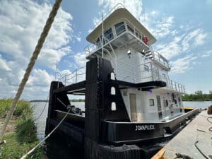 M/V Joan Pluck