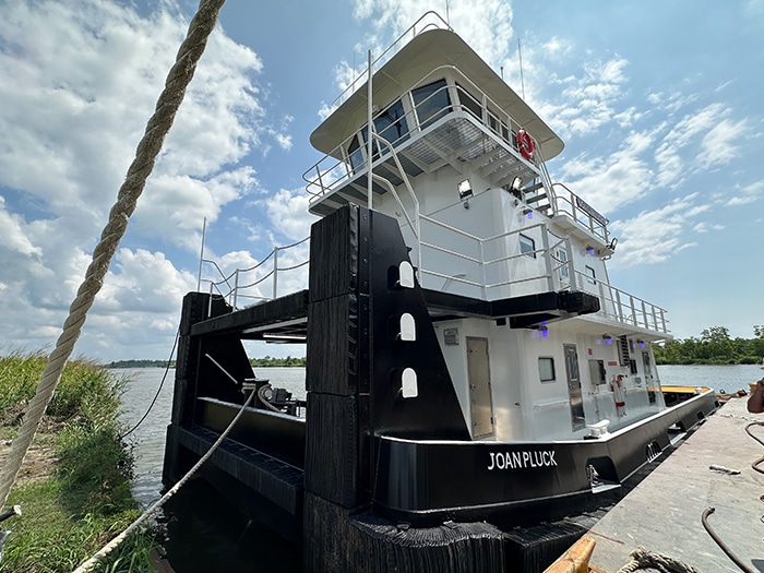 M/V Joan Pluck
