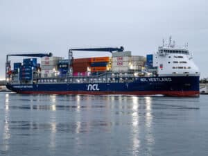 Vessel with Berg Propulsion