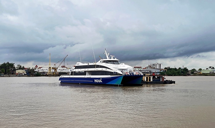 Fast Ferry 4212