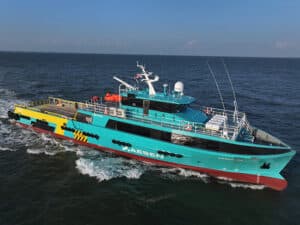 Aesen fast crew boat
