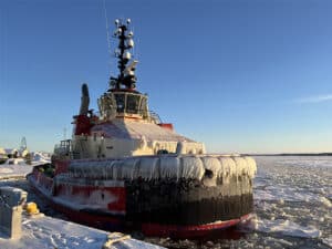 Tug with CRP propulsors in ice