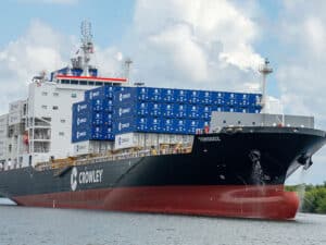 Torogoz, like the other Avance class vessels, is powered by lower-emission LNG.