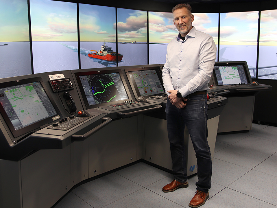 Thomas Friis, training director at Aboa Mare, demonstrates a full-mission bridge simulator environment, highlighting the advanced training capabilities now available through its cooperation with Steerprop for propulsion-focused vessel operations. [Image: Steerprop]
