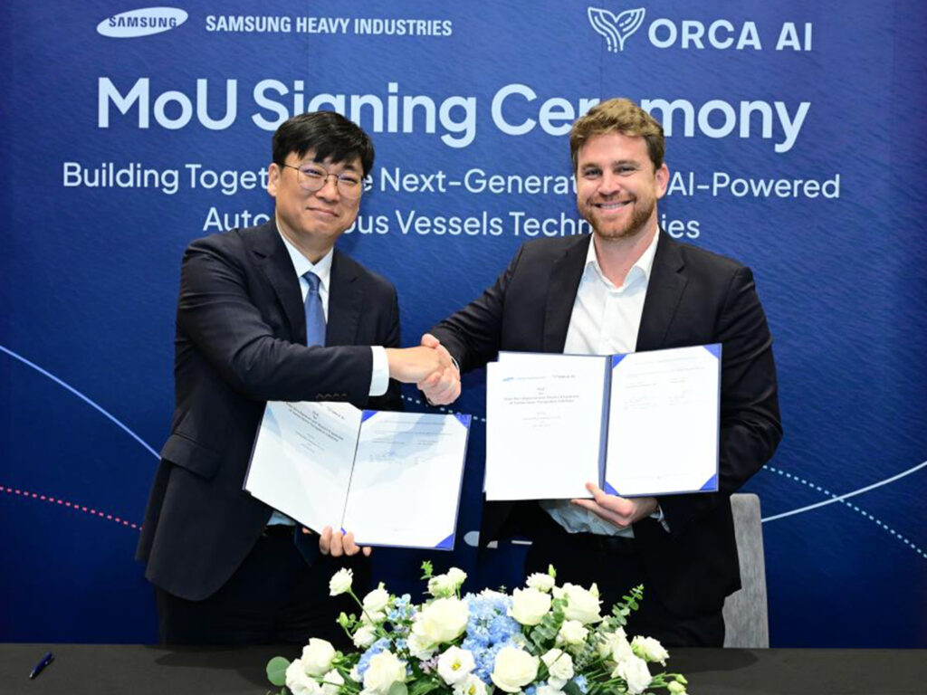 Hyun Joe Kim, executive vice president at Samsung Heavy Industries, and Yarden Gross, CEO and co-founder of Orca AI. [Photo: Orca AI]