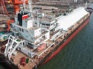 Ship features an AYK Energy Aries+S battery