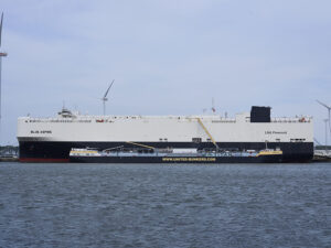 Titan's United LNG I bunker vessel supplies Blue Aspire. [Photo: United Bunkers]
