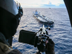 U.S. helicopter approachs M/T Davina