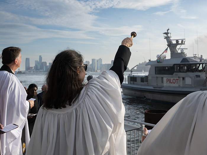The evening opened with the Silver Bell Award event’s signature “Blessing of the Vessels” procession on the Hudson River, Photo: SCI/Leo Sorel